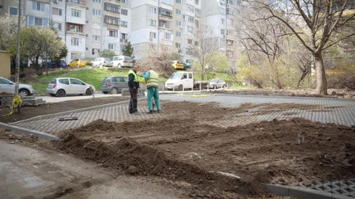 Продължава облагородяването на междублокови пространства във всички райони на Варна
