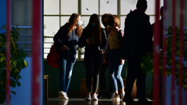 Гърците най вероятно ще носят защитните маски срещу предаване на коронавирус