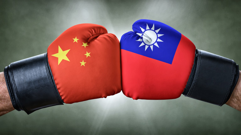 Китай изпрати 25 бойни самолети в Тайванския проток