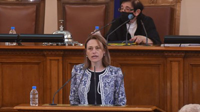 Ива Митева: Коя е новата шефка на парламента?
