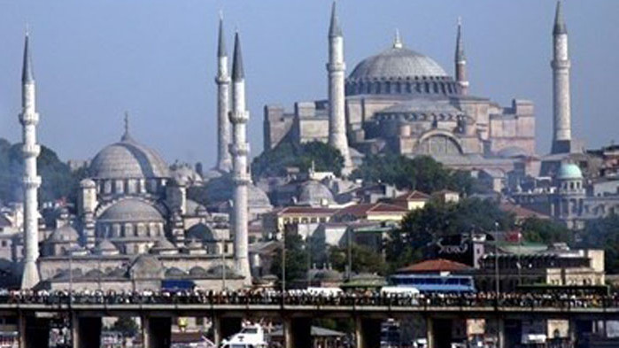 Моловете в Истанбул ще работят със съкратено работно време