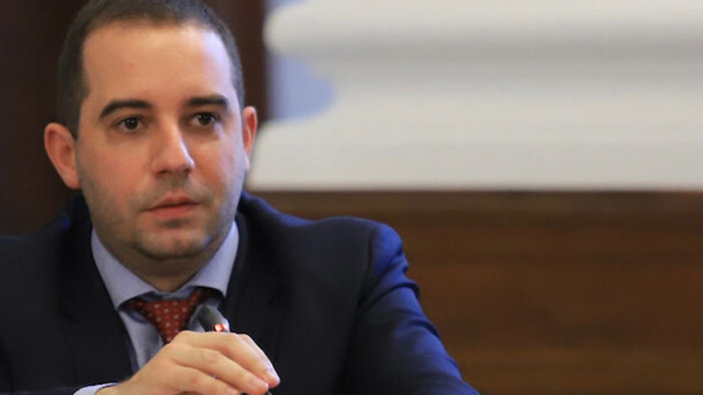 Кирилов: Няма индикация за спиране на ваксинирането с "АстраЗенека"