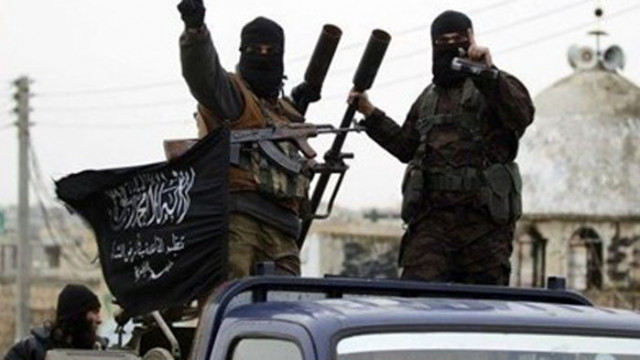 Предполагаеми членове на екстремистката групировка Ислямска държава взривиха днес два