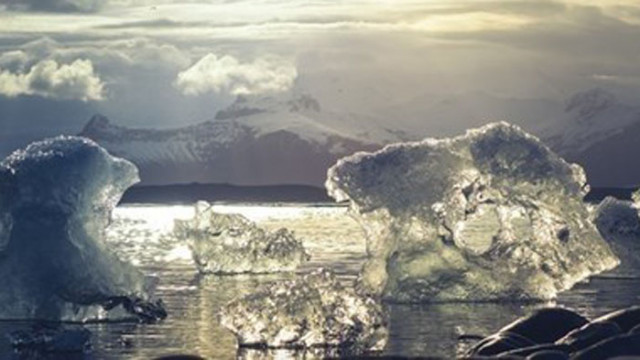 Айсбергът А68 в Антарктика който беше най големият в света се