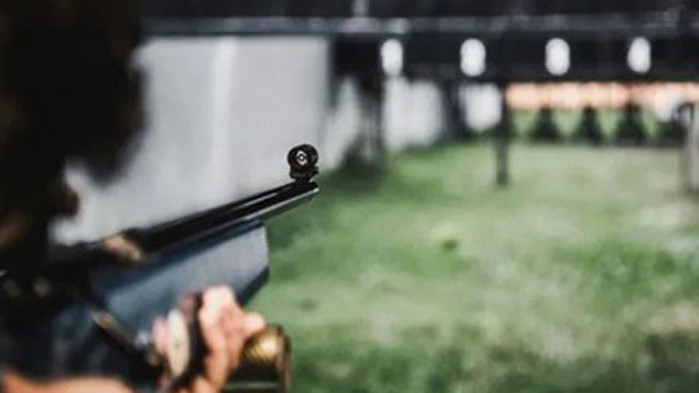 Осем души са били застреляни снощи в джамия в Източен