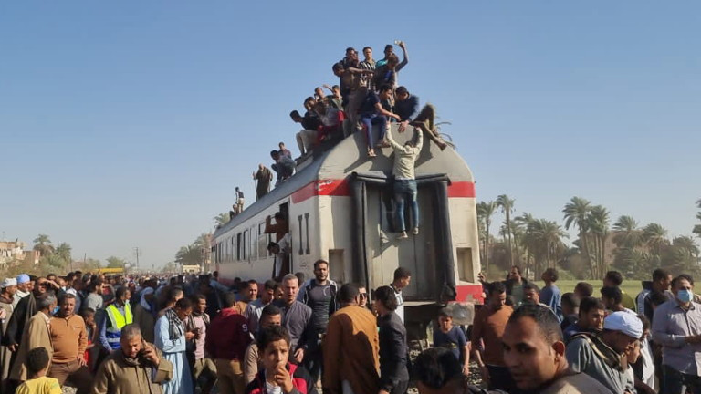 97 души са пострадали при железопътна катастрофа в египетската област Калюбия,