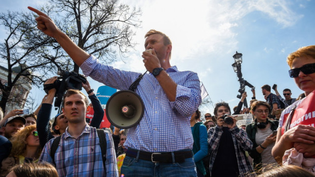 Екипът на руския опозиционер Алексей Навални призова за нови протести следващата