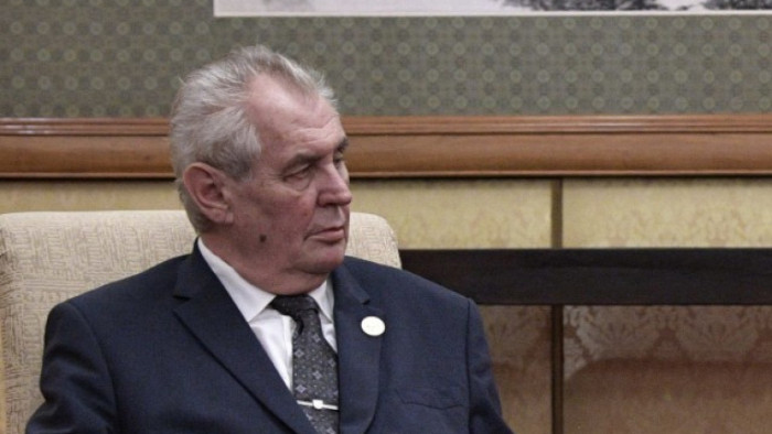 Проруският президент на Чехия се превърна в мишена на подигравки и