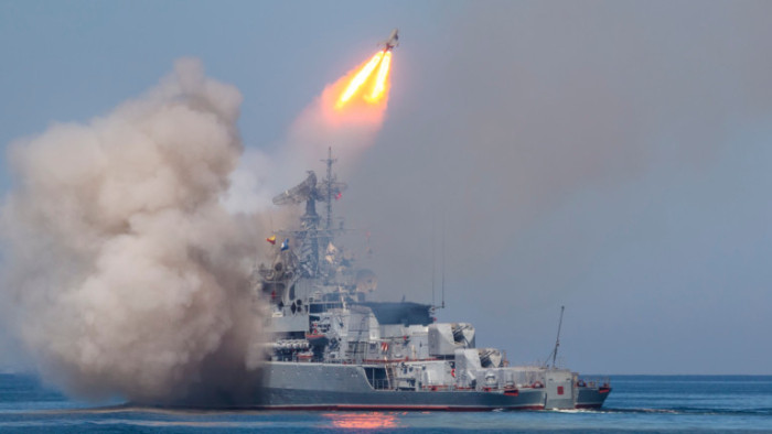Повече от 20 руски бойни кораба взеха участие във военни учения