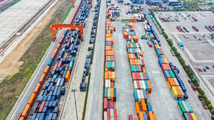 Един пояс, един път“ е широка улица, огряна от светлина,