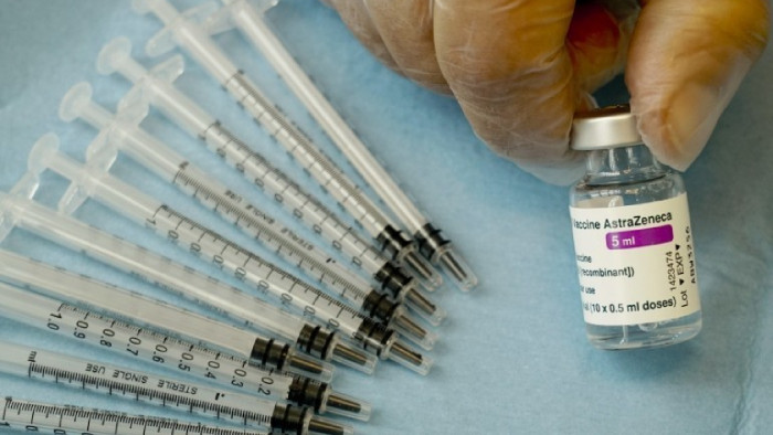 Европейската комисия (ЕК) готви съдебни действия срещу AstraZeneca поради проблеми