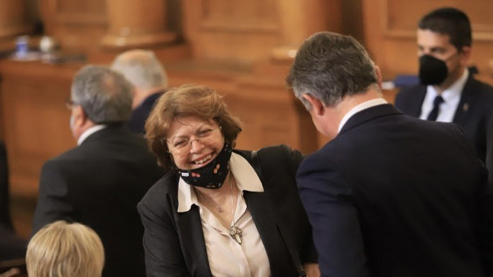 Най-приемливо е да се даде подкрепа на правителство с мандат