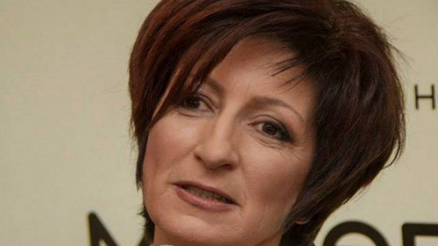 Саша Безуханова отрича да е била канена от партията на
