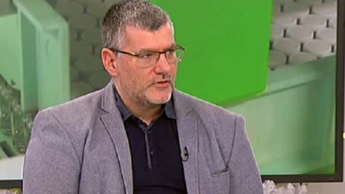 Хванати за ръце ще минем през тази криза    