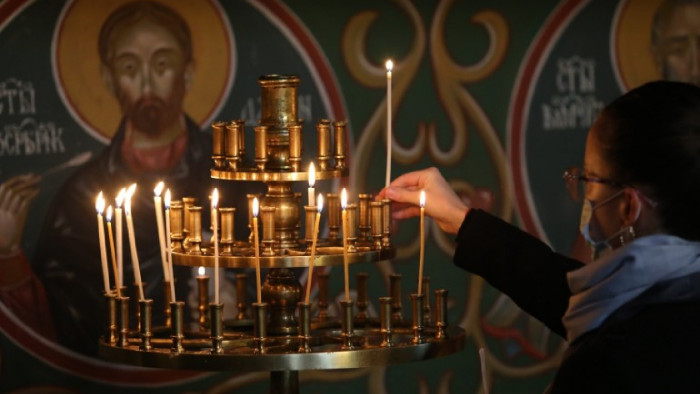 Вярващите да не целуват иконите. Върбовите клонки на Цветница да