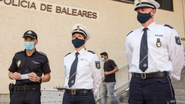 Задържат и съдят испанец за умишлено заразяване на 22 души с коронавирус