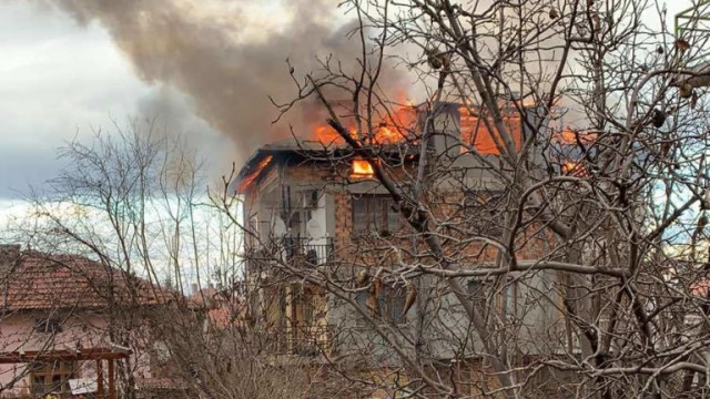76 годишен мъж е починал при пожар в дома си в