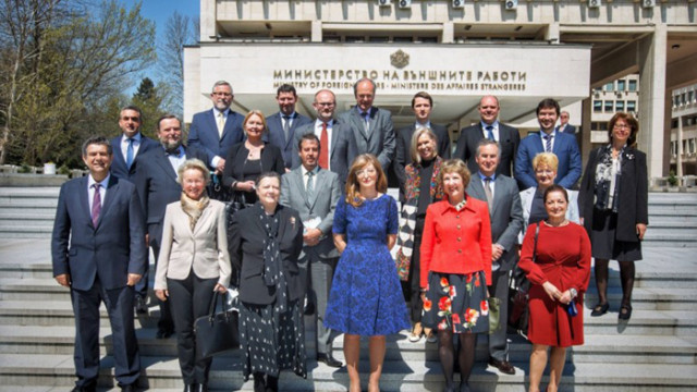 Вицепремиерът и министър на външните работи Екатерина Захариева прие посланиците