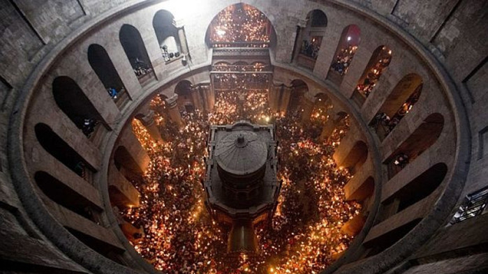 Ограничен е съставът на делегацията, която ще донесе Благодатния огън