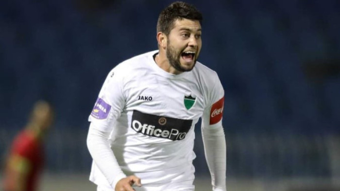 Българският нападател Станислав Костов бе титуляр при победата на своя