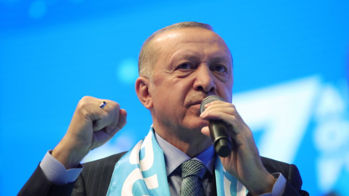 Защо турският президент Ердоган забрани числото 128? Няколко германски медии