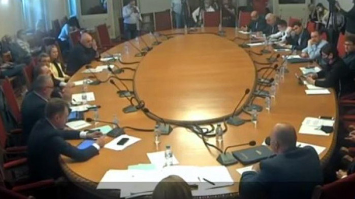 Инспекцията на Манолова в „Булгартрансгаз“ предизвика скандал в комисията по ревизия