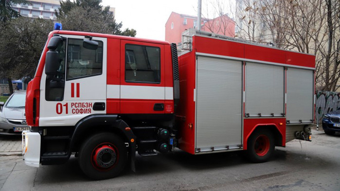 Вероятно огънят е причинен от късо съединение Няколко души са