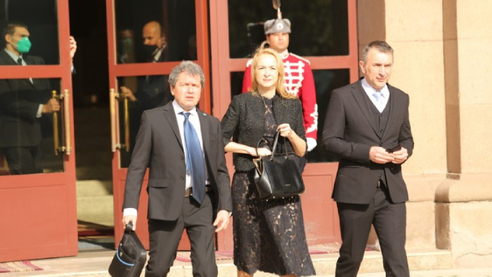 Всички лъжи, че се отказваме от мажоритарни избори лъснаха вчера