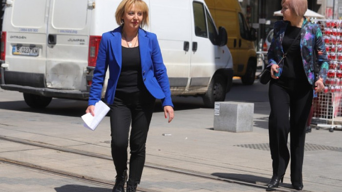 Партиите продължават да мислят за себе си и за своите