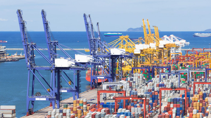 Катастрофиралият танкер в Китай разлял 400 тона петрол в Жълто море