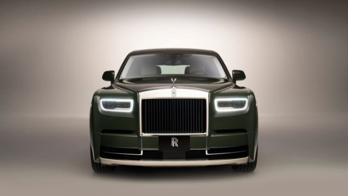 Преди време показахме уникалния Rolls Royce на рапъра Дрейк но този