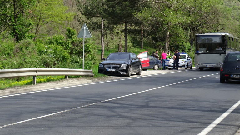 Верижна катастрофа блокира пътен възел Благоевград-ЮГ и Симитли