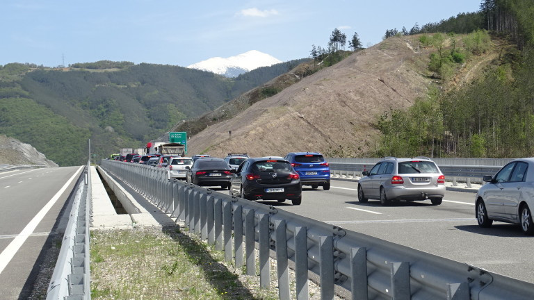 Верижна катастрофа блокира пътен възел Благоевград-ЮГ и Симитли