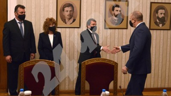 България в конституционна криза, ако не поправят до сряда изборните поправки