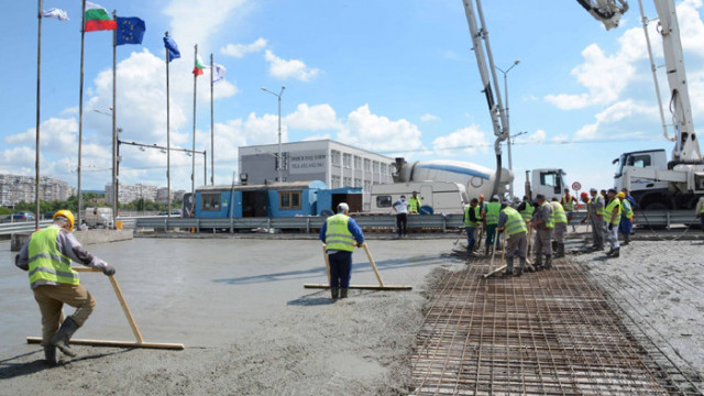 Аспарухов мост вече е отворен в двете посоки