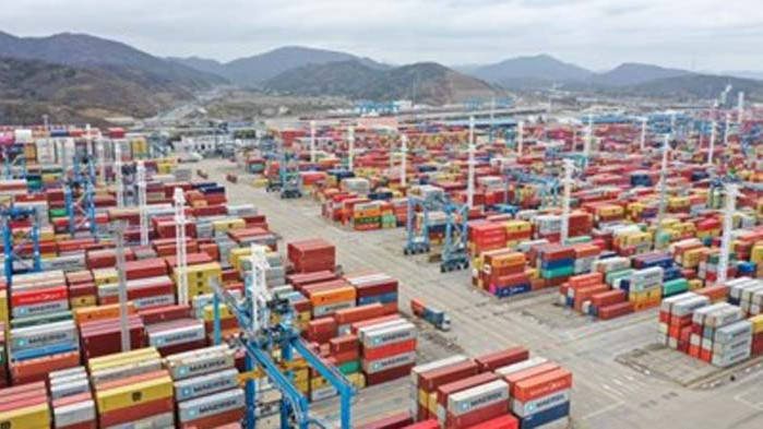 Големите пристанища в Китай отчитат ръст на обработените контейнери