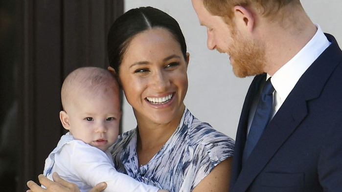 Кралското семейство с поздравления за рождения ден на сина на принц Хари и Меган