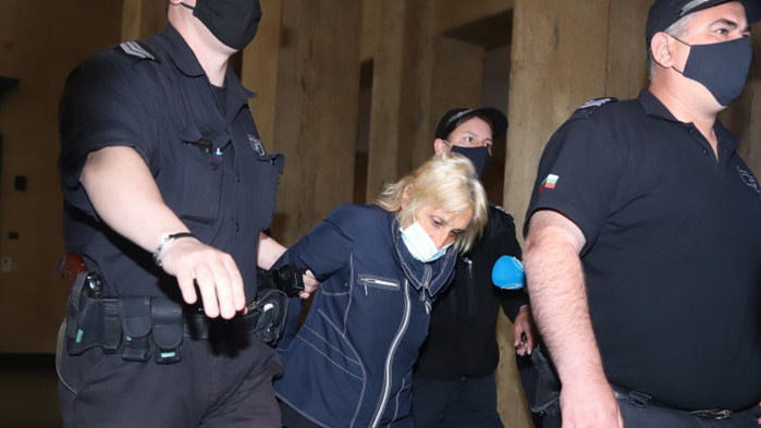 Оставиха в ареста 60-годишната Василка Костова, обвинена, че е задушила