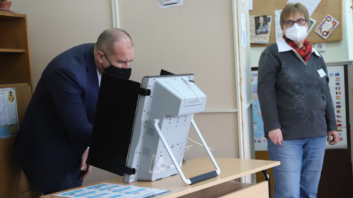 От профила във Фейсбук на Николай Стефанов  Сега ще ви