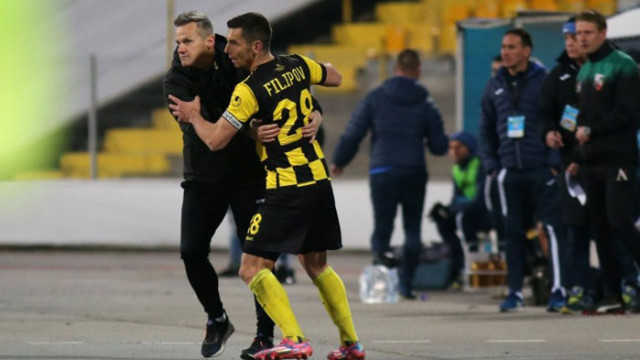 Ботев Пловдив най вероятно ще има нов треньор от следващия сезон