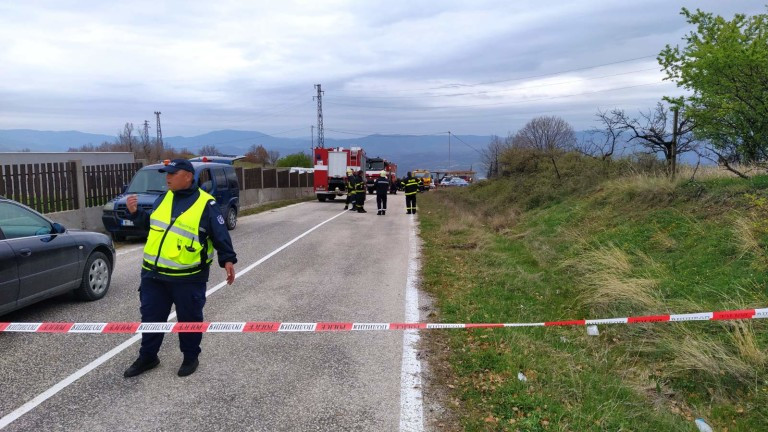 Шофьор загина след удар в самосвал на пътя София-Калотина. Сигналът