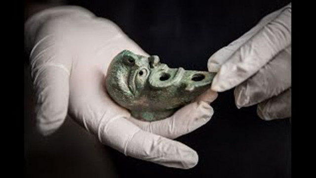 Археолози от Израел са открили рядка бронзова маслена лампа с