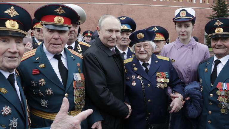 Путин от Чеврения площад: Русия ще защитава твърдо националните си интереси (ВИДЕО)