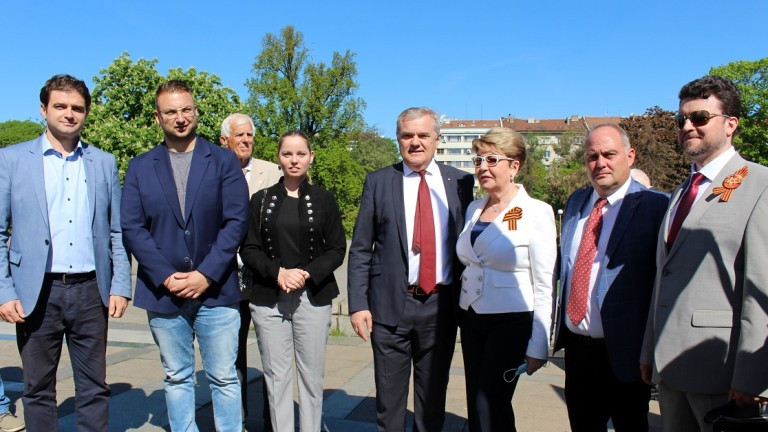 БСП и АБВ се кланят пред ПСА с руския посланик, 9 май бил преди всичко Ден на победата