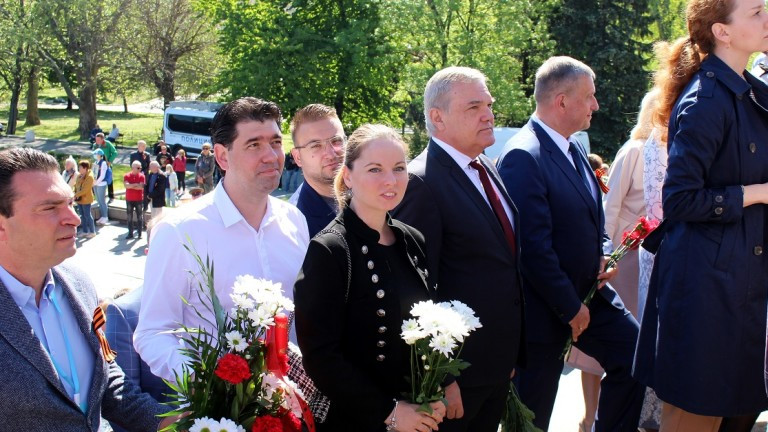 БСП и АБВ се кланят пред ПСА с руския посланик, 9 май бил преди всичко Ден на победата