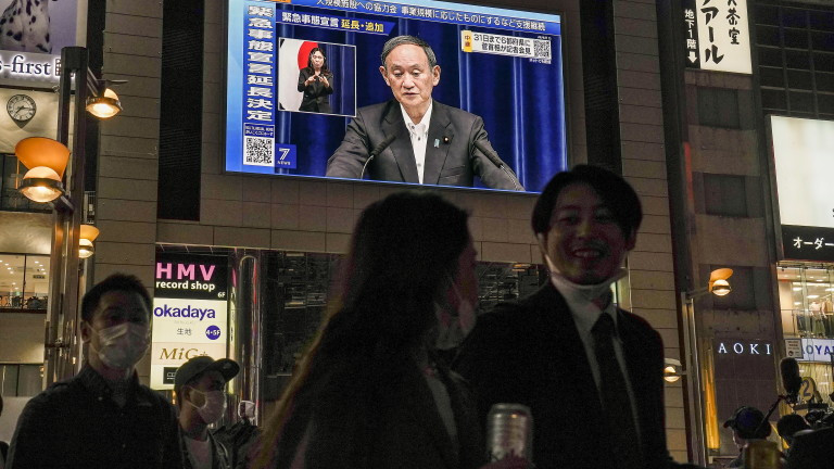 Подкрепата за японския премиер Йошихиде Суга спадна до най-ниското си ниво,