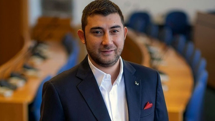 След целия апломб как ще управляват кризата се роди това