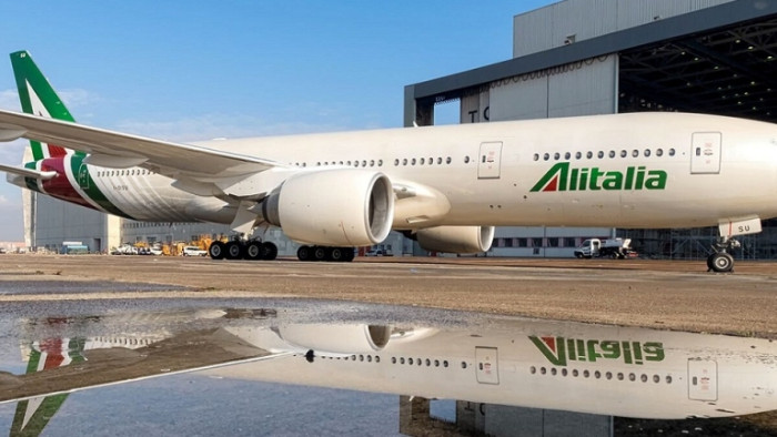 Италия може да инжектира още €100 милиона в закъсалата авиокомпания Alitalia