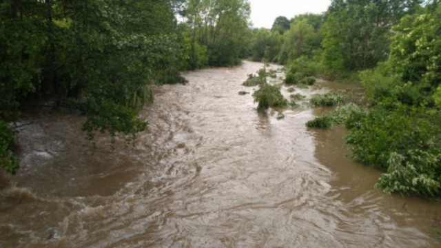 Опасност от наводнения във водосборите на Искър, Марица и Места