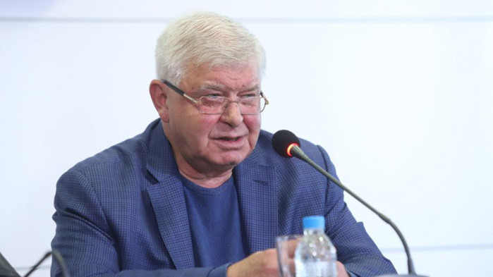 Кирил Ананиев разказа, че и при предишния кабинет на Радев е имало натиск за уволнения